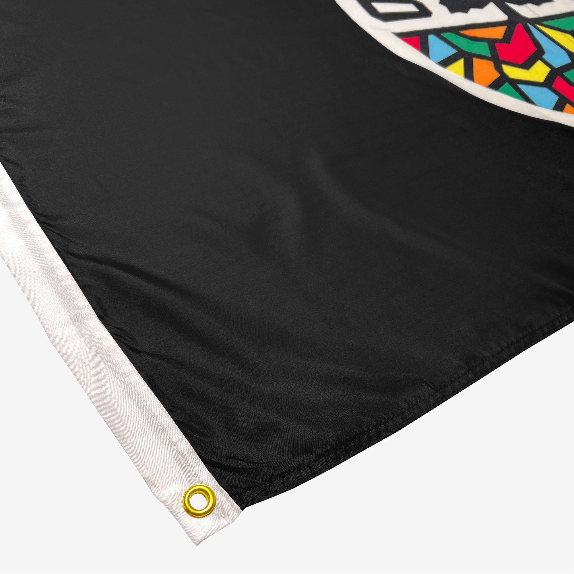 Detailed photo of grommet on Oakland Roots logo crest 3' x 5' flag